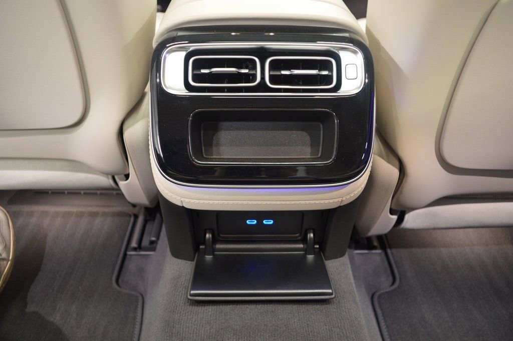 Used 2024 Mercedes-Benz S 580e 4MATIC Sedan image 37