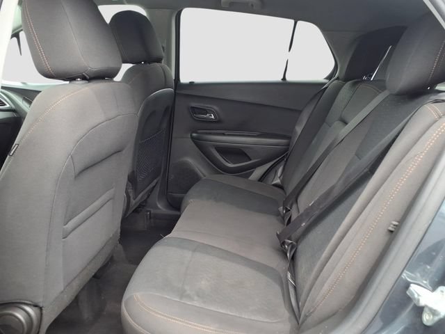 Used 2021 Chevrolet Trax LS w/ Tint and Cruise Package AWD/4WD image 13
