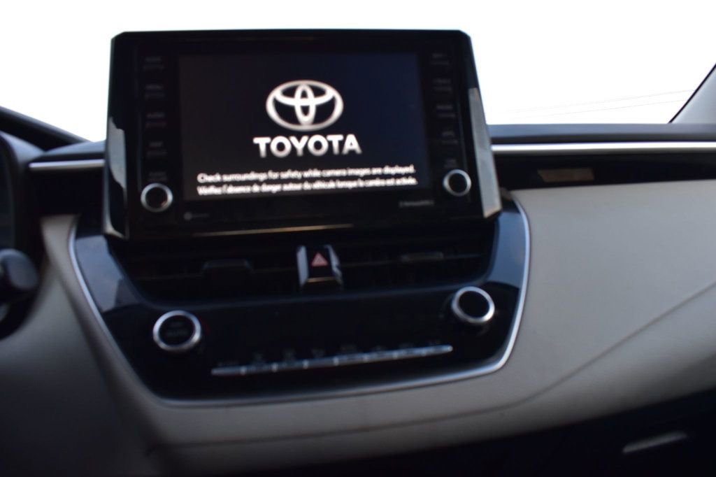 Used 2022 Toyota Corolla LE image 20