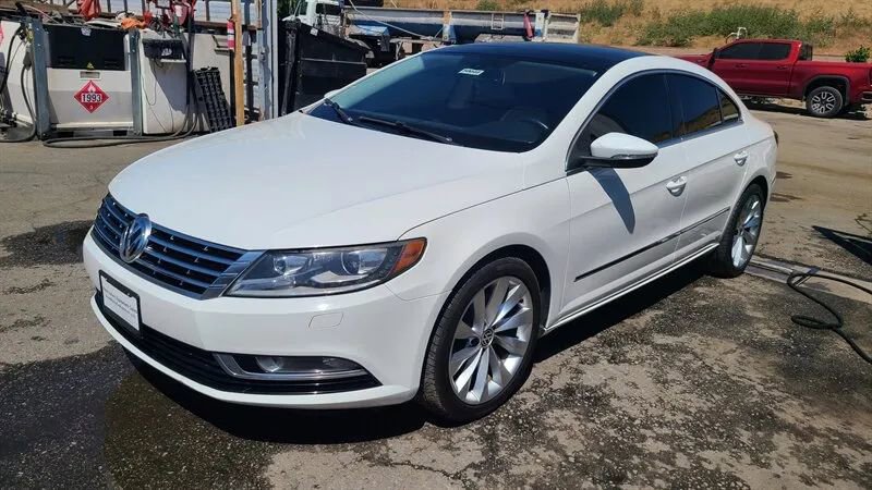 Used 2013 Volkswagen CC Lux FWD image 2