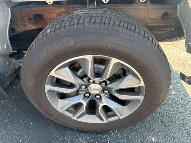 Used 2022 Chevrolet Silverado 1500 LT AWD/4WD image 32