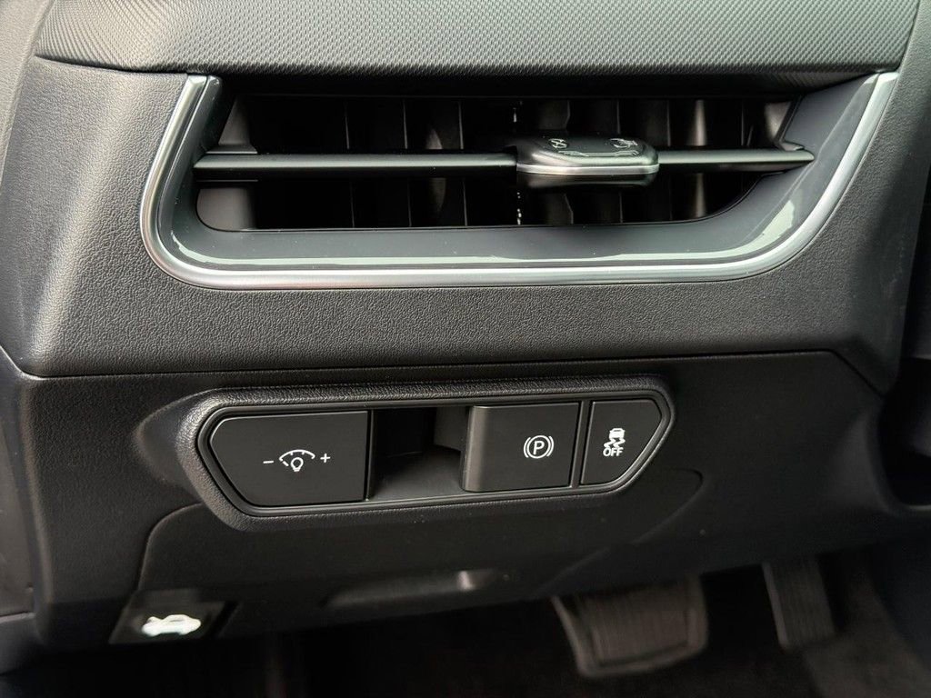 Used 2025 Kia K4 EX image 16