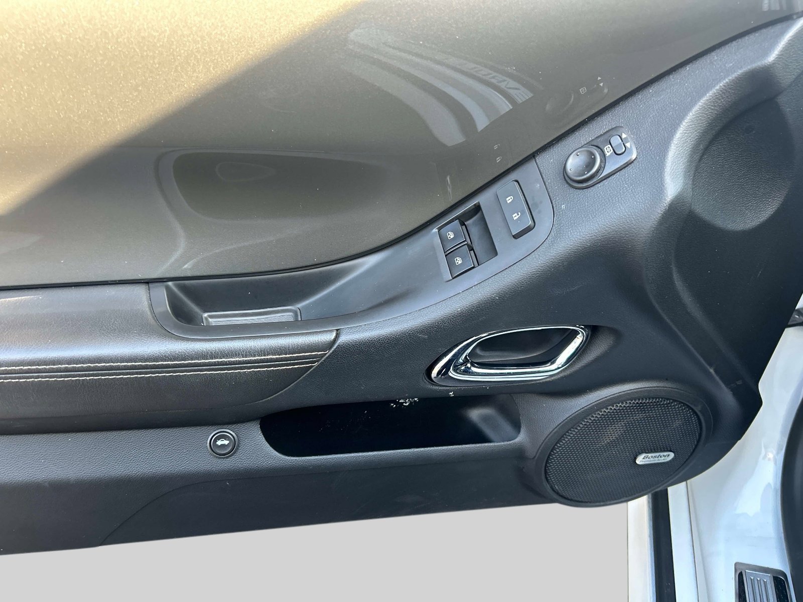 Used 2015 Chevrolet Camaro SS image 13