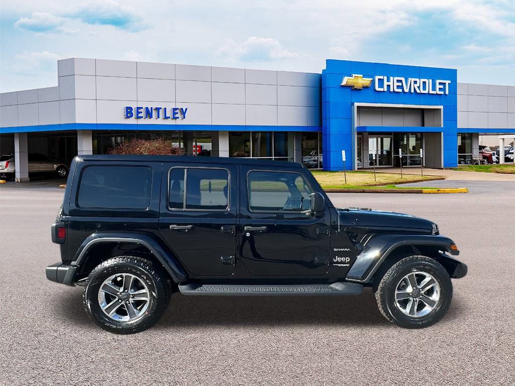 Used 2022 Jeep Wrangler Unlimited Sahara AWD/4WD image 7