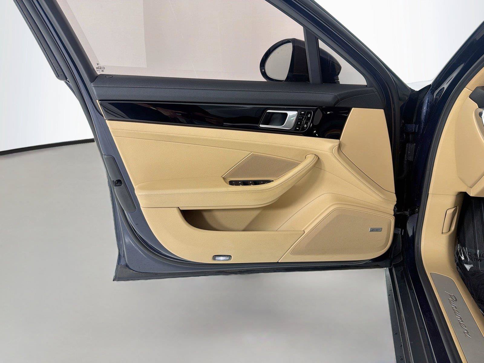 Certified 2020 Porsche Panamera 4 AWD/4WD image 7