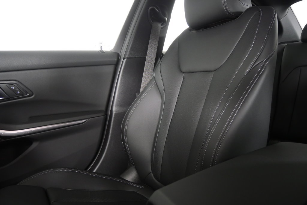 New 2026 BMW 330i Sedan w/ Premium Package RWD image 23