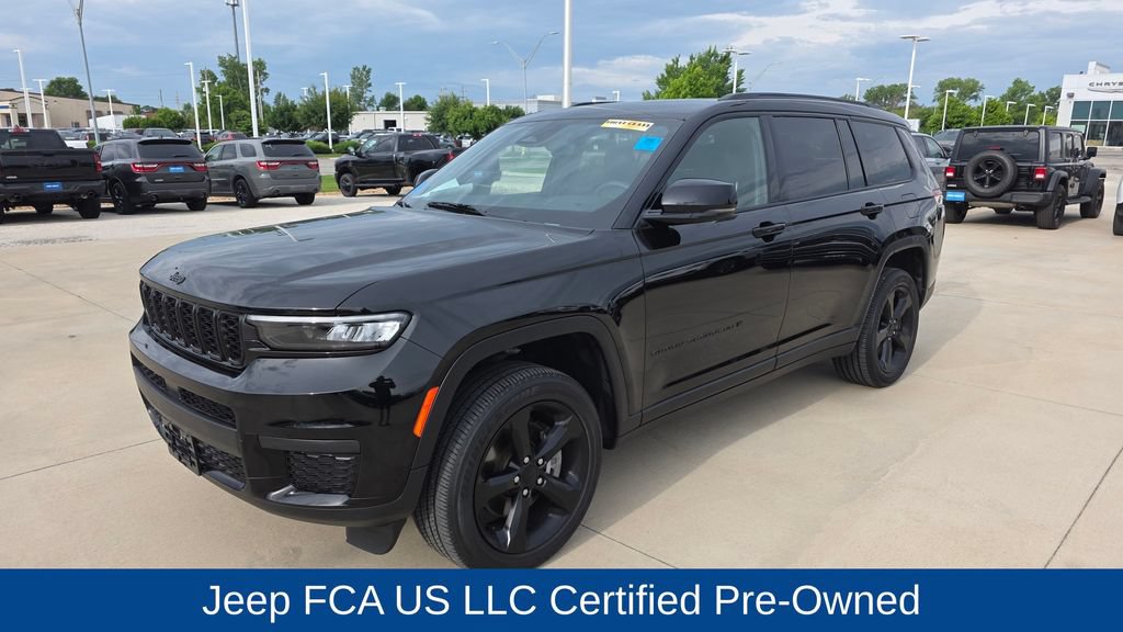 Used 2023 Jeep Grand Cherokee L Laredo AWD/4WD image 1