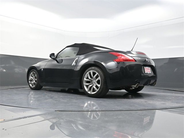 Used 2010 Nissan 370Z Touring image 27