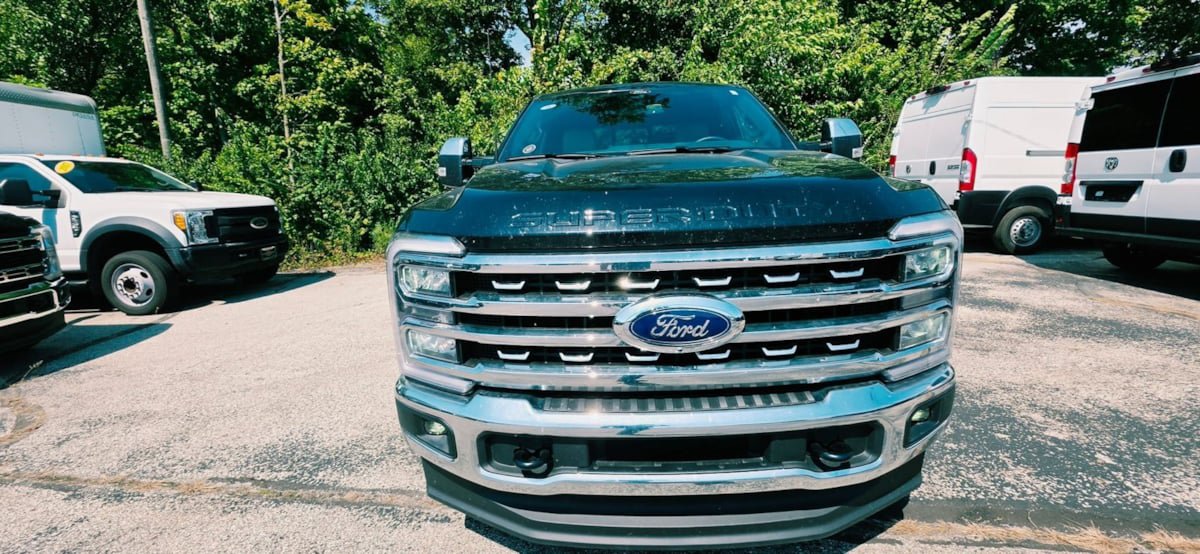 Used 2026 Ford F350 Lariat w/ Chrome Package AWD/4WD image 2
