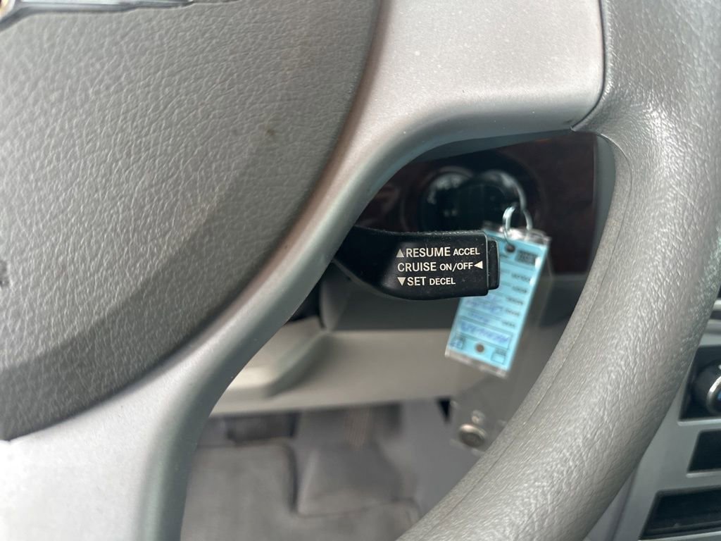 Used 2010 Chrysler Town & Country LX FWD image 22