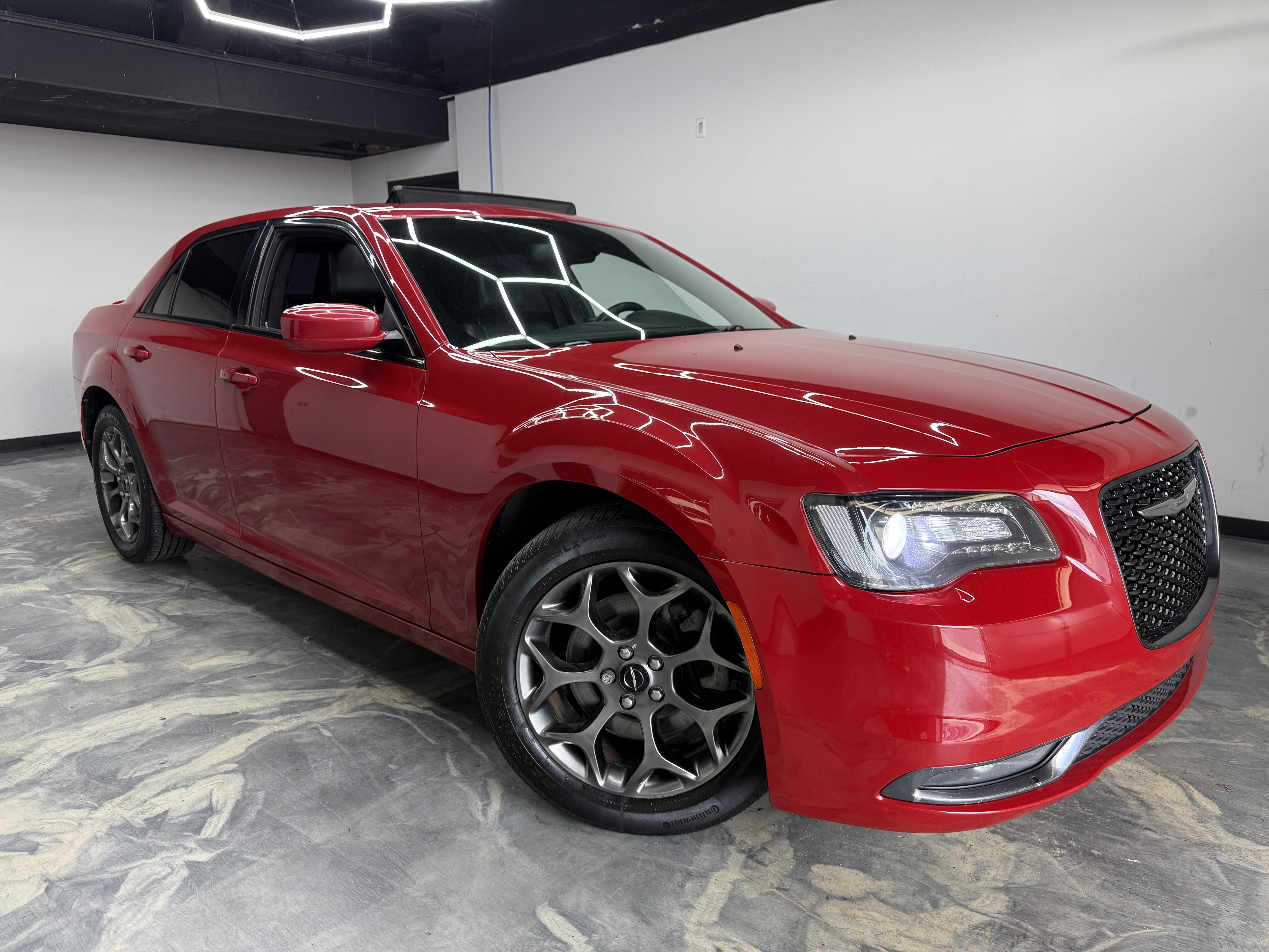 Used 2016 Chrysler 300 S image 6