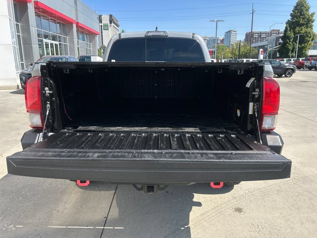 Used 2018 Toyota Tacoma TRD Off-Road w/ Technology Package AWD/4WD image 26