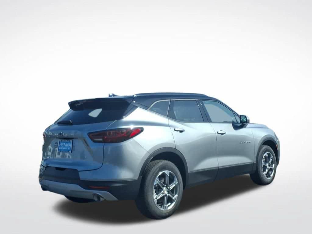 New 2026 Chevrolet Blazer LT w/ Convenience Package AWD/4WD image 3