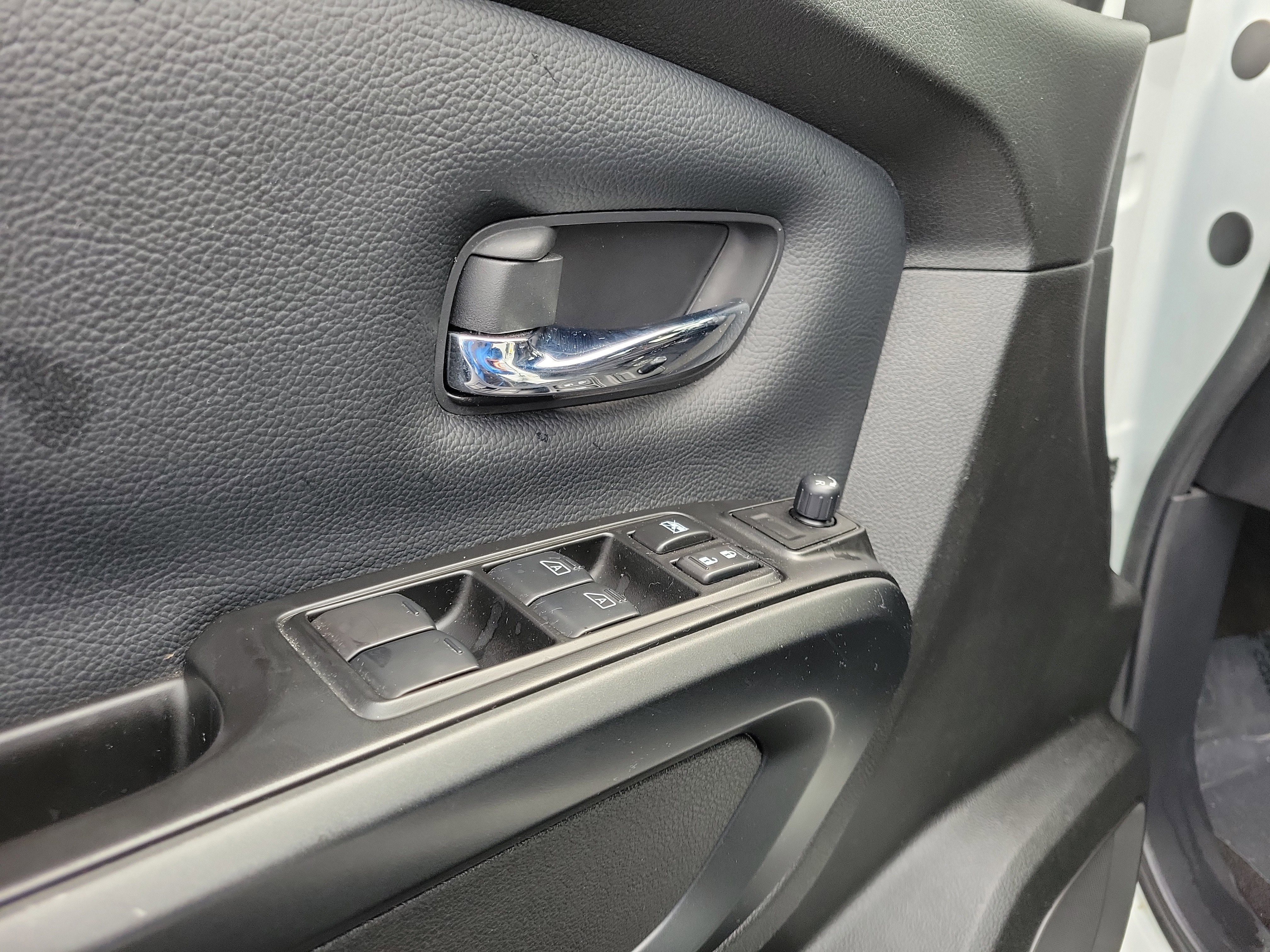 Used 2024 Nissan Titan PRO-4X w/ Off Road Protection Package image 18