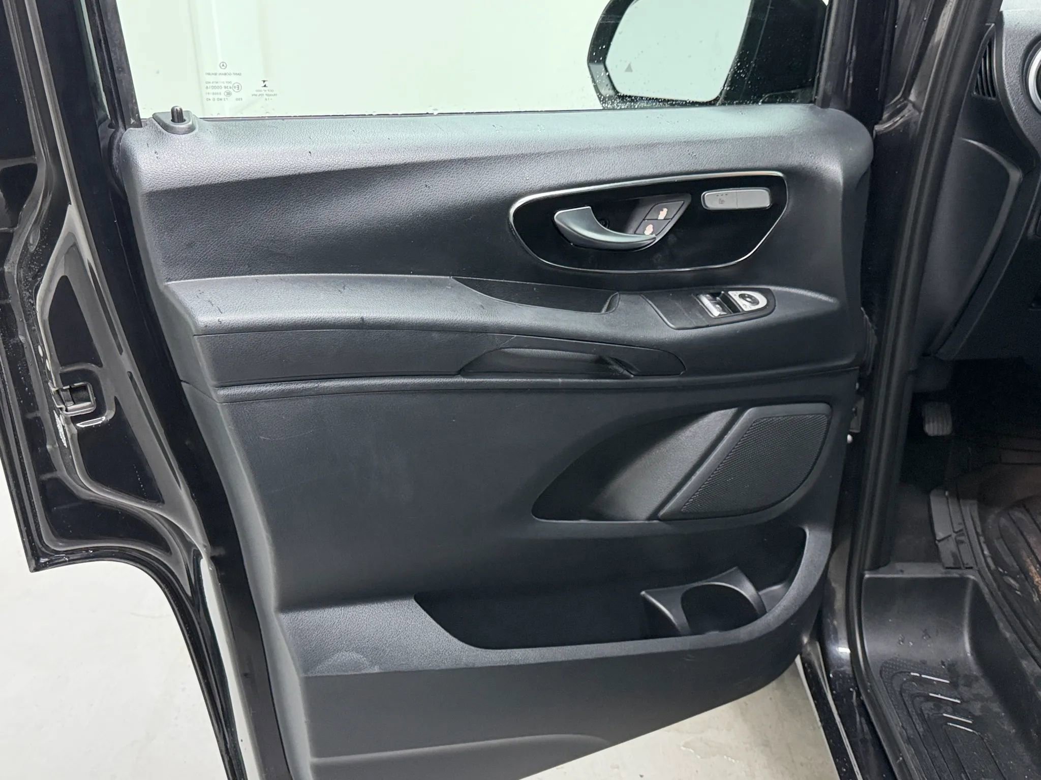 Used 2016 Mercedes-Benz Metris Passenger image 21