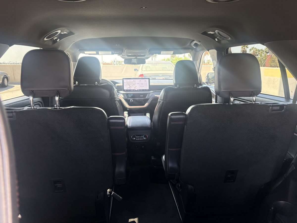 Used 2026 Ford Explorer ST-Line w/ ST-Line Street Pack RWD image 18