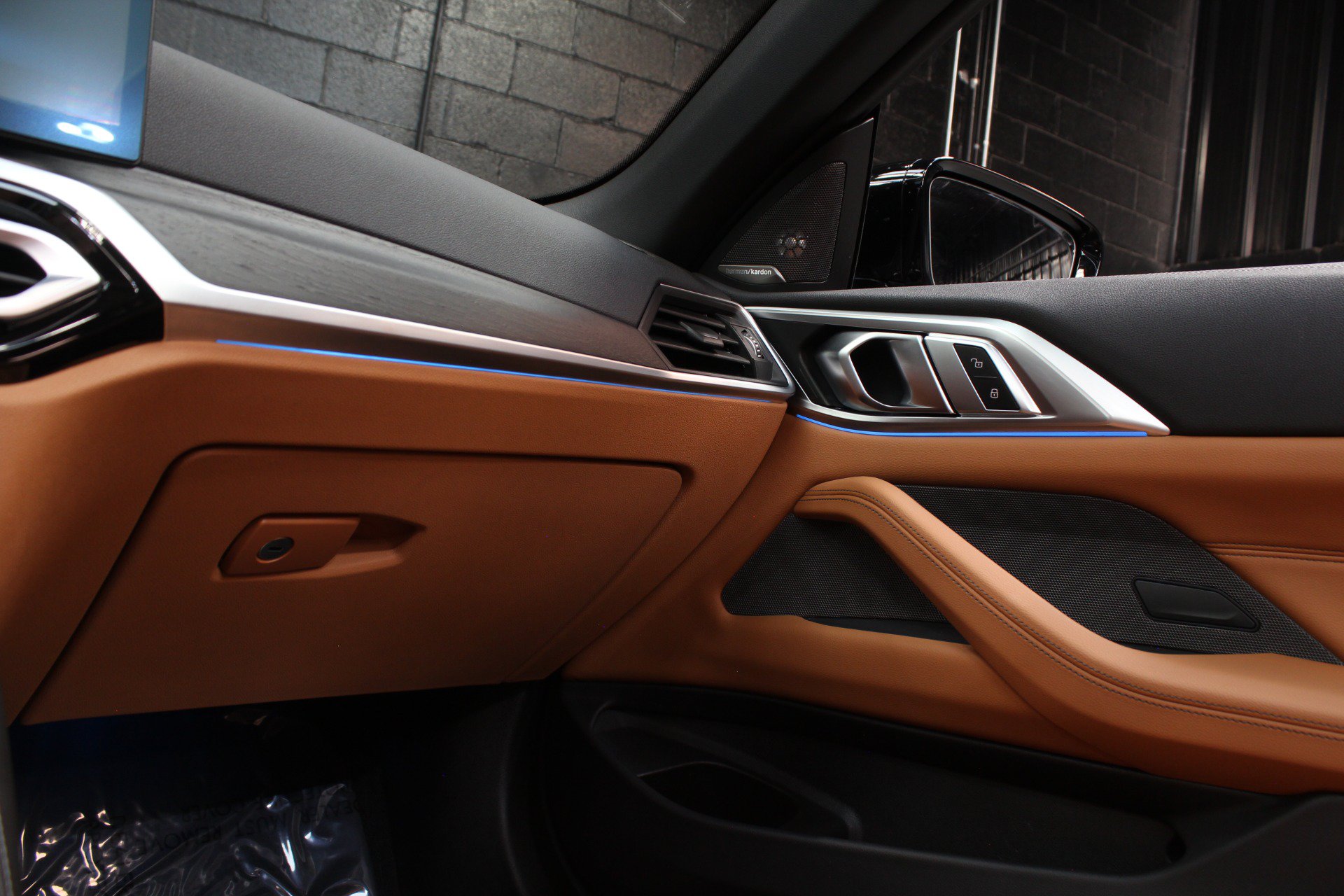 Used 2024 BMW M440i Convertible w/ Premium Package RWD image 86