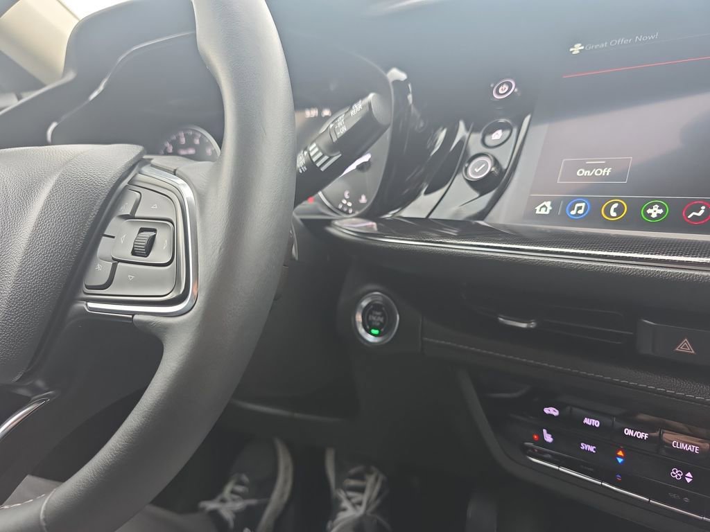 Used 2023 Buick Envision Essence image 30