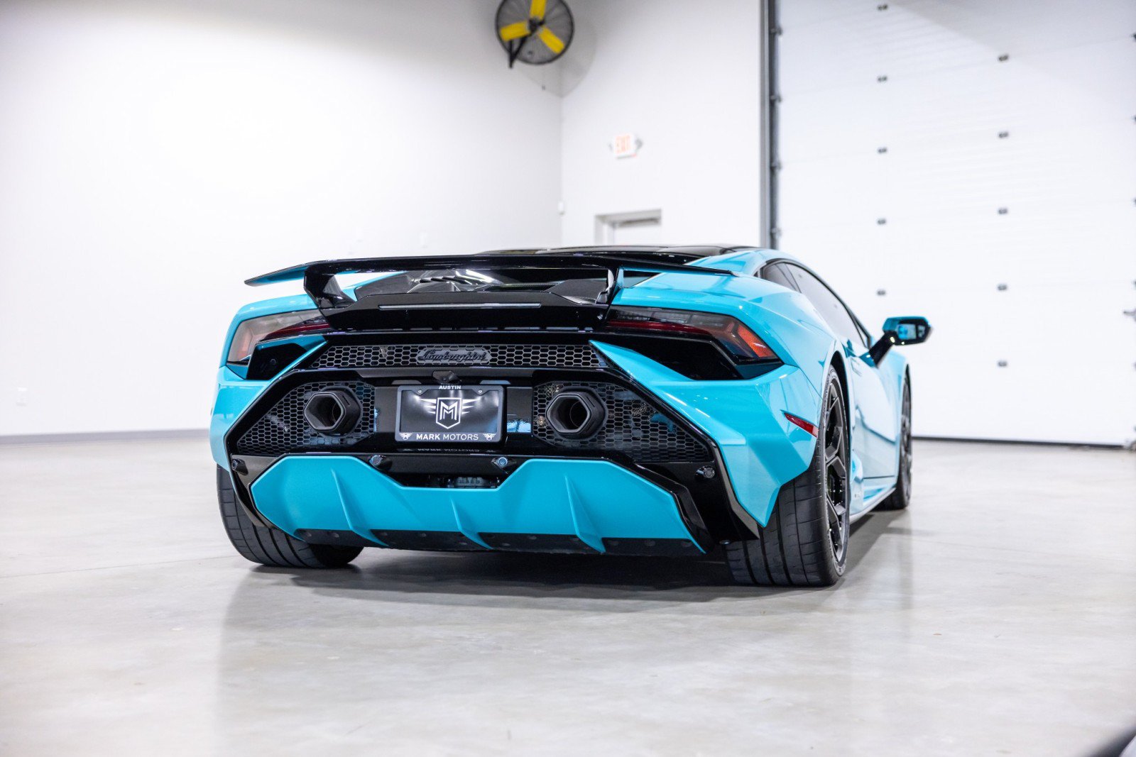 Used 2024 Lamborghini Huracan Tecnica RWD image 4