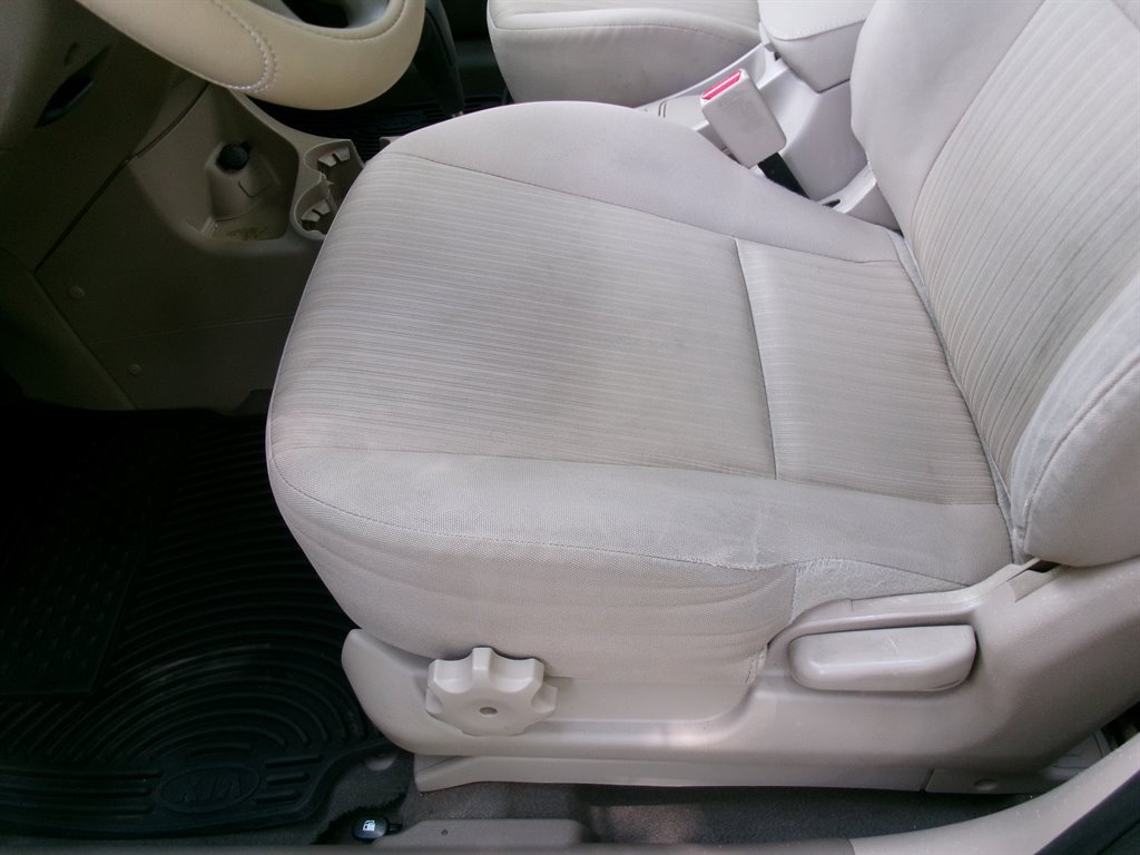 Used 2009 Kia Sportage LX FWD image 11