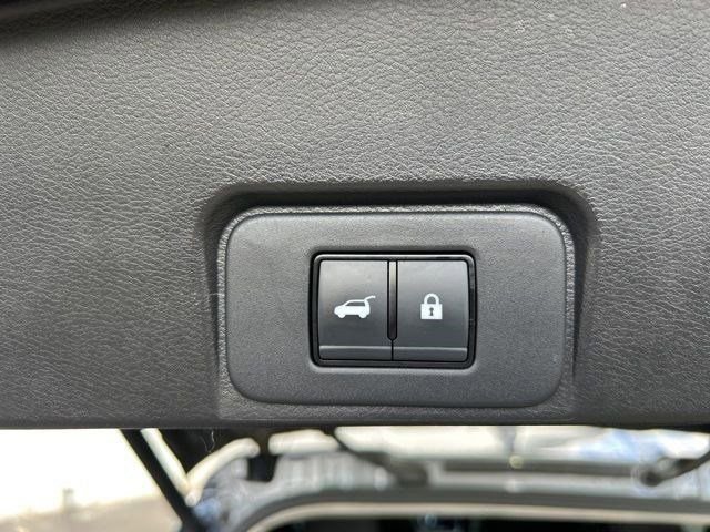 Used 2024 Nissan Rogue SV image 41