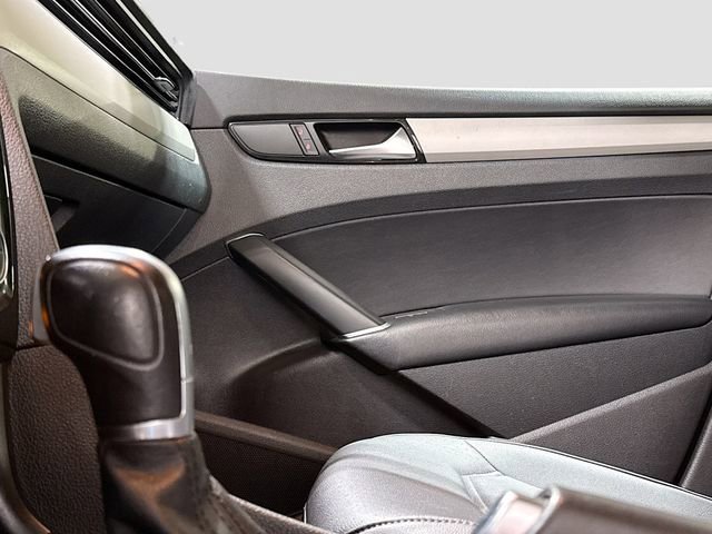 Used 2021 Volkswagen Passat 2.0T SE image 18