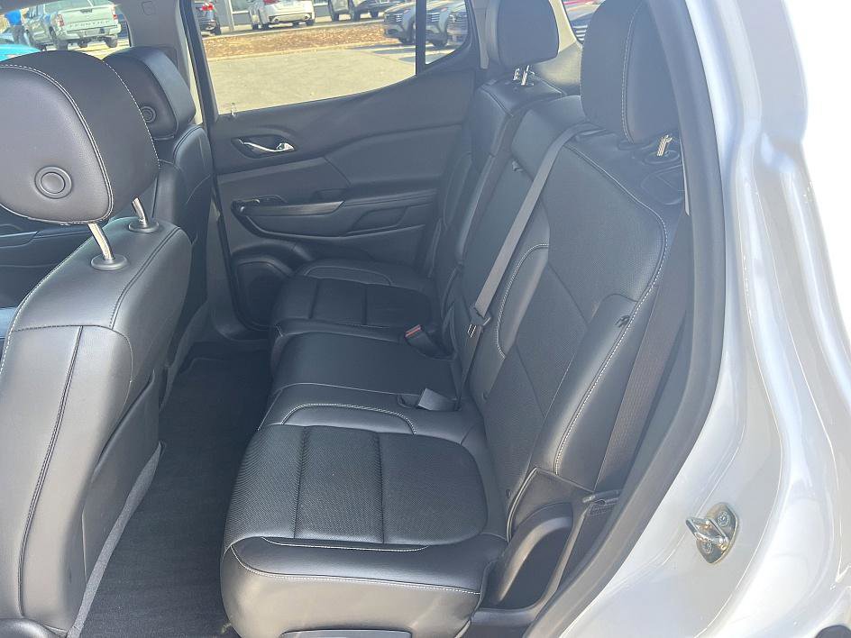 Used 2023 GMC Acadia SLT image 15