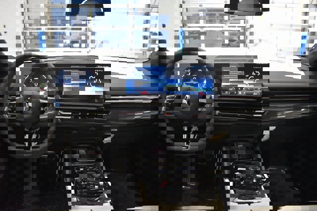 New 2026 BMW 530i xDrive w/ M Sport Package image 5