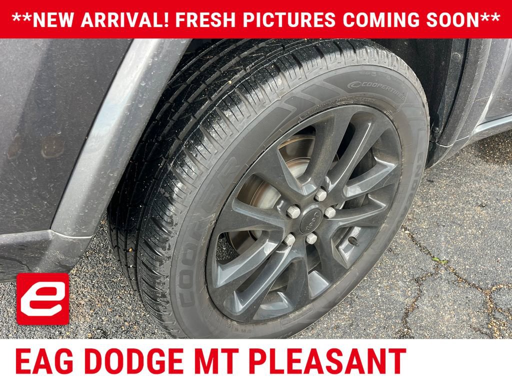 Used 2021 Jeep Grand Cherokee Laredo X AWD/4WD image 5