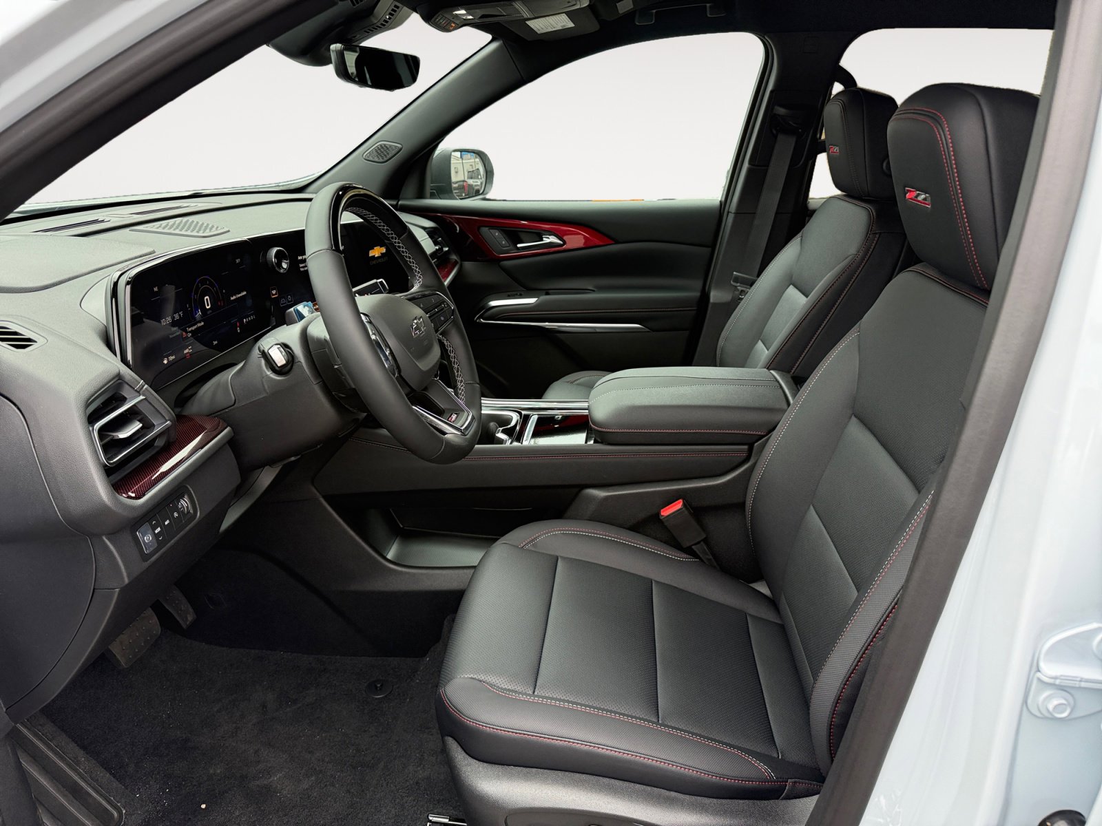 New 2026 Chevrolet Traverse Z71 w/ Enhanced Driving Package image 9