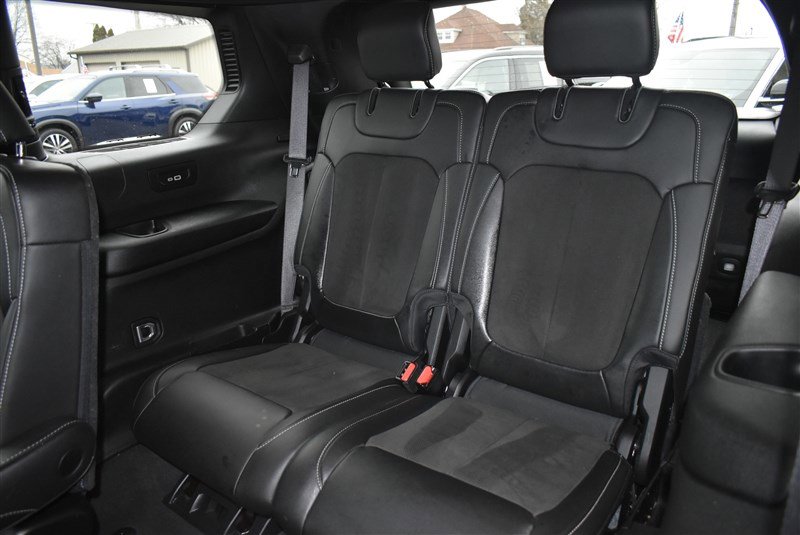Used 2023 Jeep Grand Cherokee L Laredo AWD/4WD image 26
