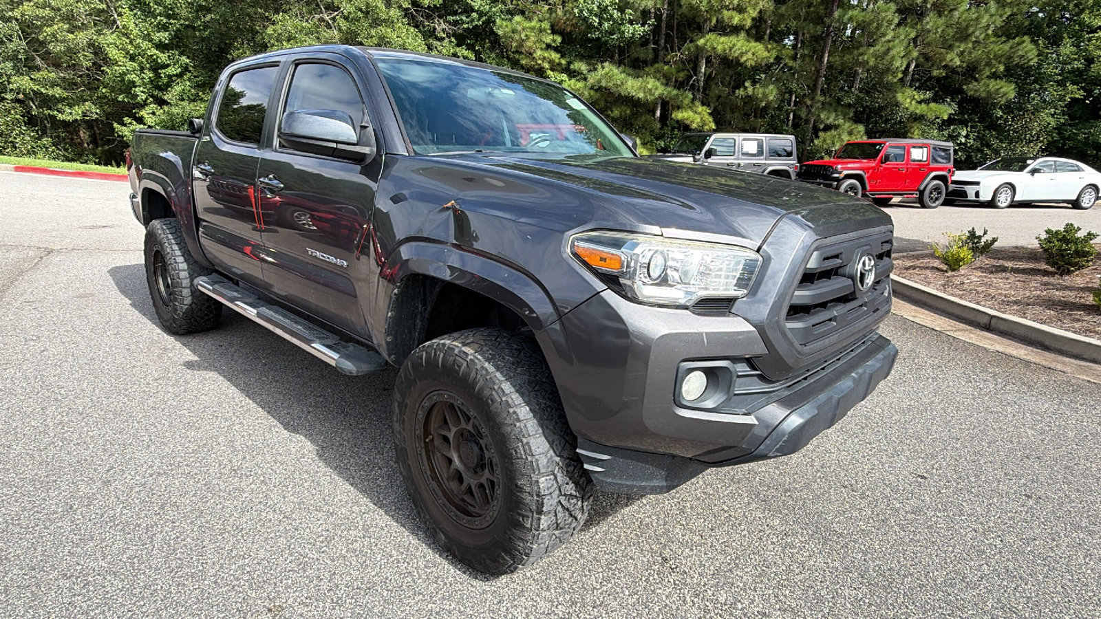Used 2016 Toyota Tacoma SR5 RWD image 5