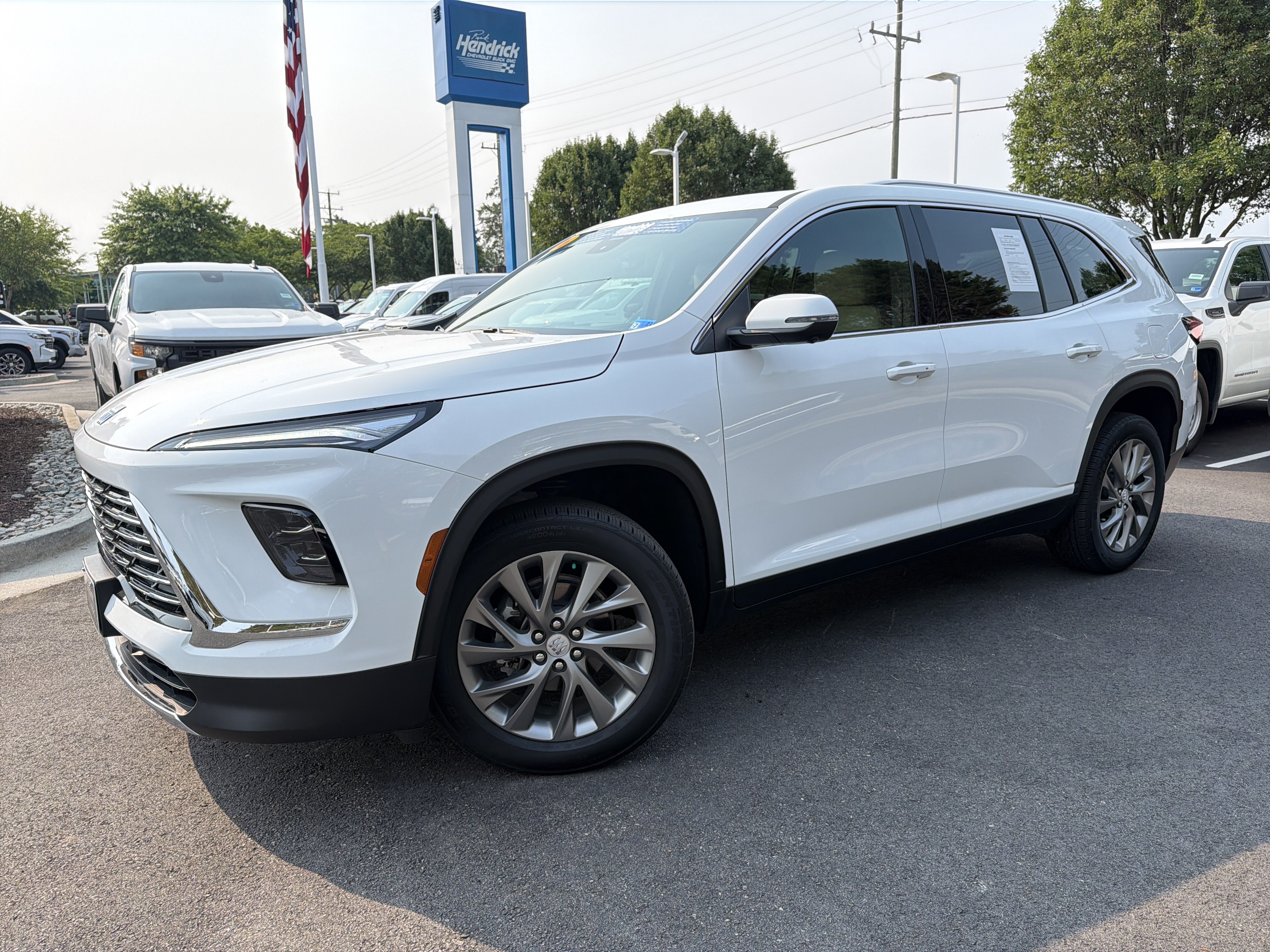 Used 2026 Buick Enclave Preferred w/ Power Package FWD image 5