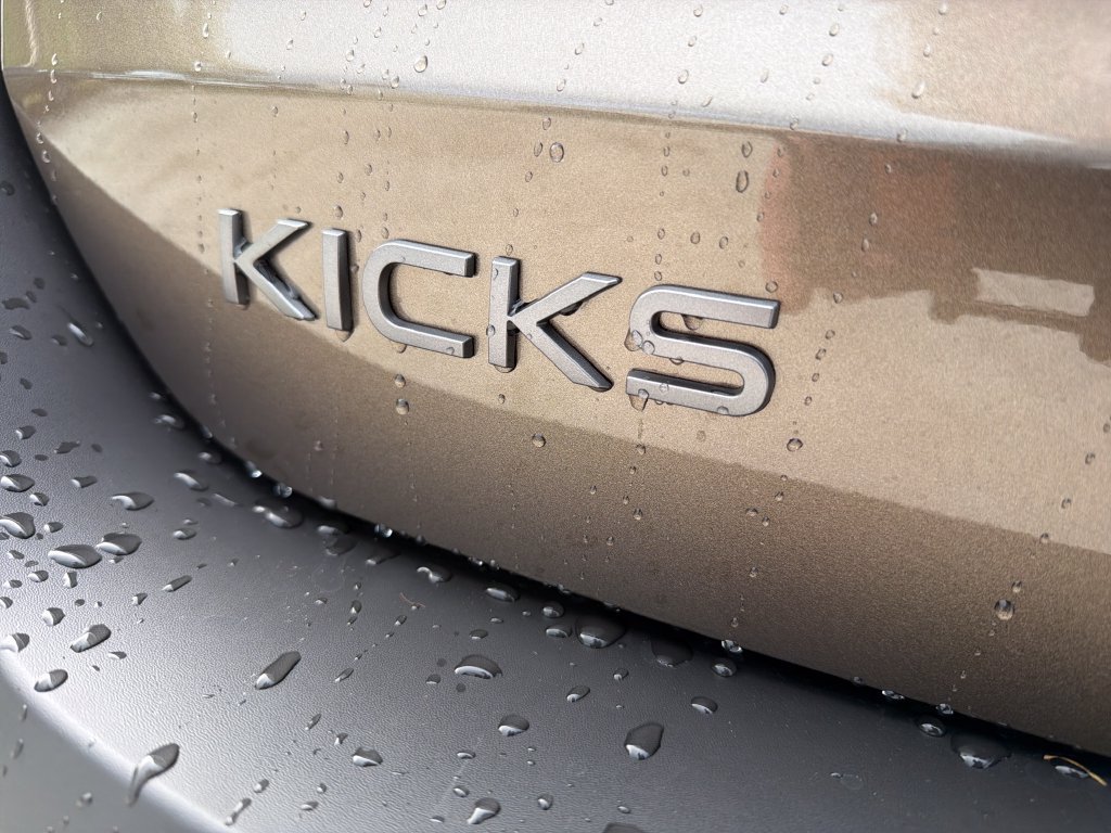 New 2027 Nissan Kicks SR FWD image 10