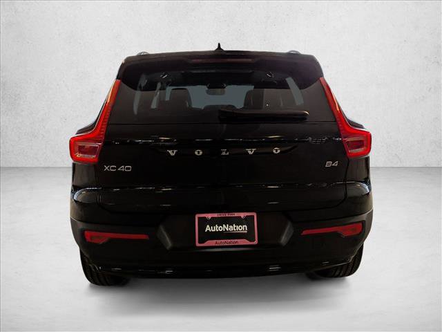 New 2026 Volvo XC40 B4 Core w/ Climate Package image 8