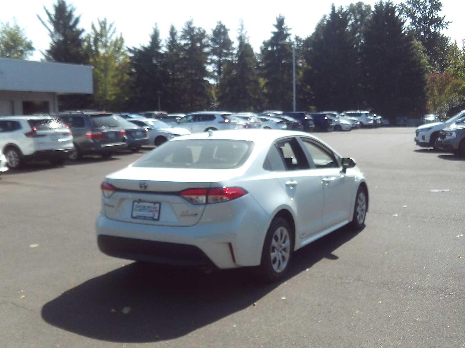 Used 2024 Toyota Corolla LE AWD/4WD image 5