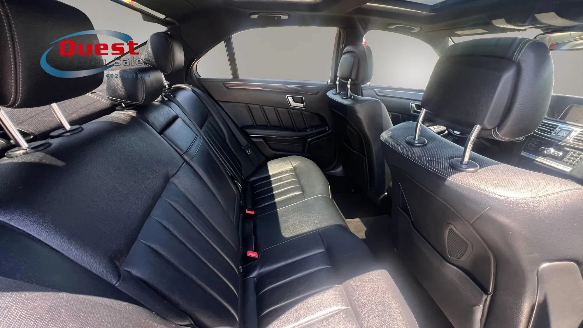 Used 2015 Mercedes-Benz E 400 Sedan w/ Driver Assistance Package image 19