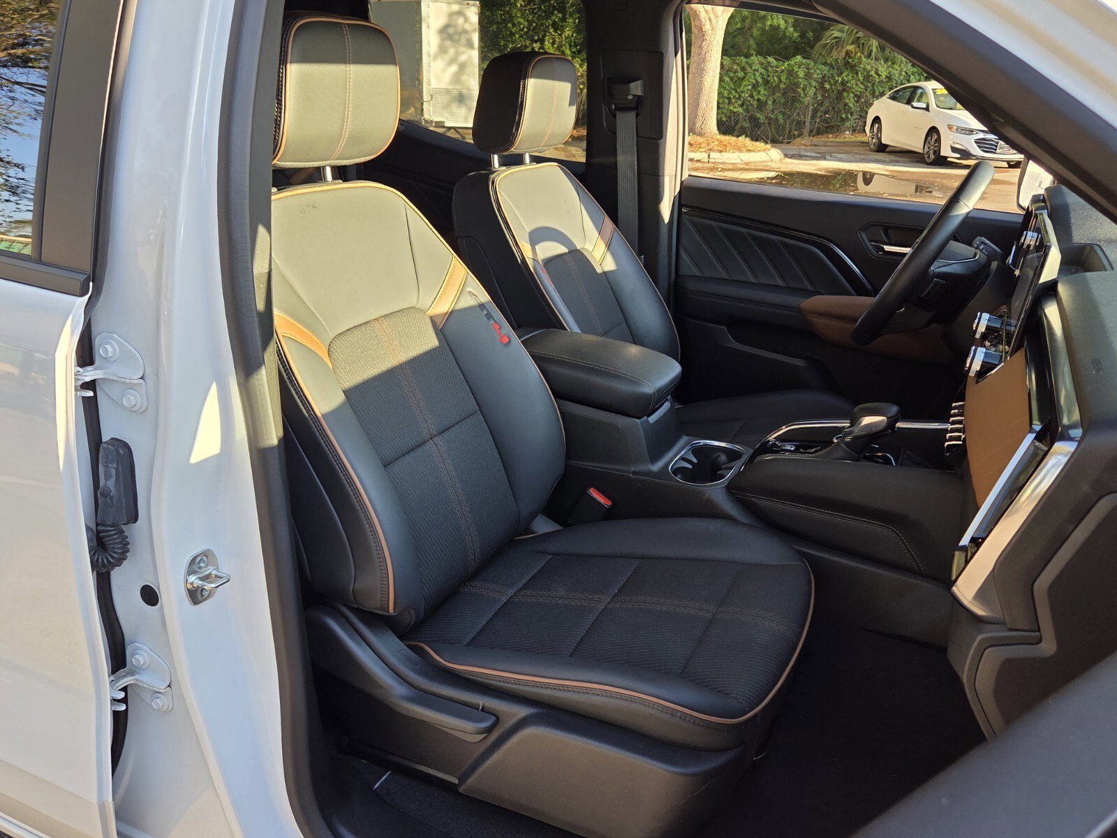Certified 2024 GMC Canyon AT4 w/ Canyon Safety Plus Package AWD/4WD image 23