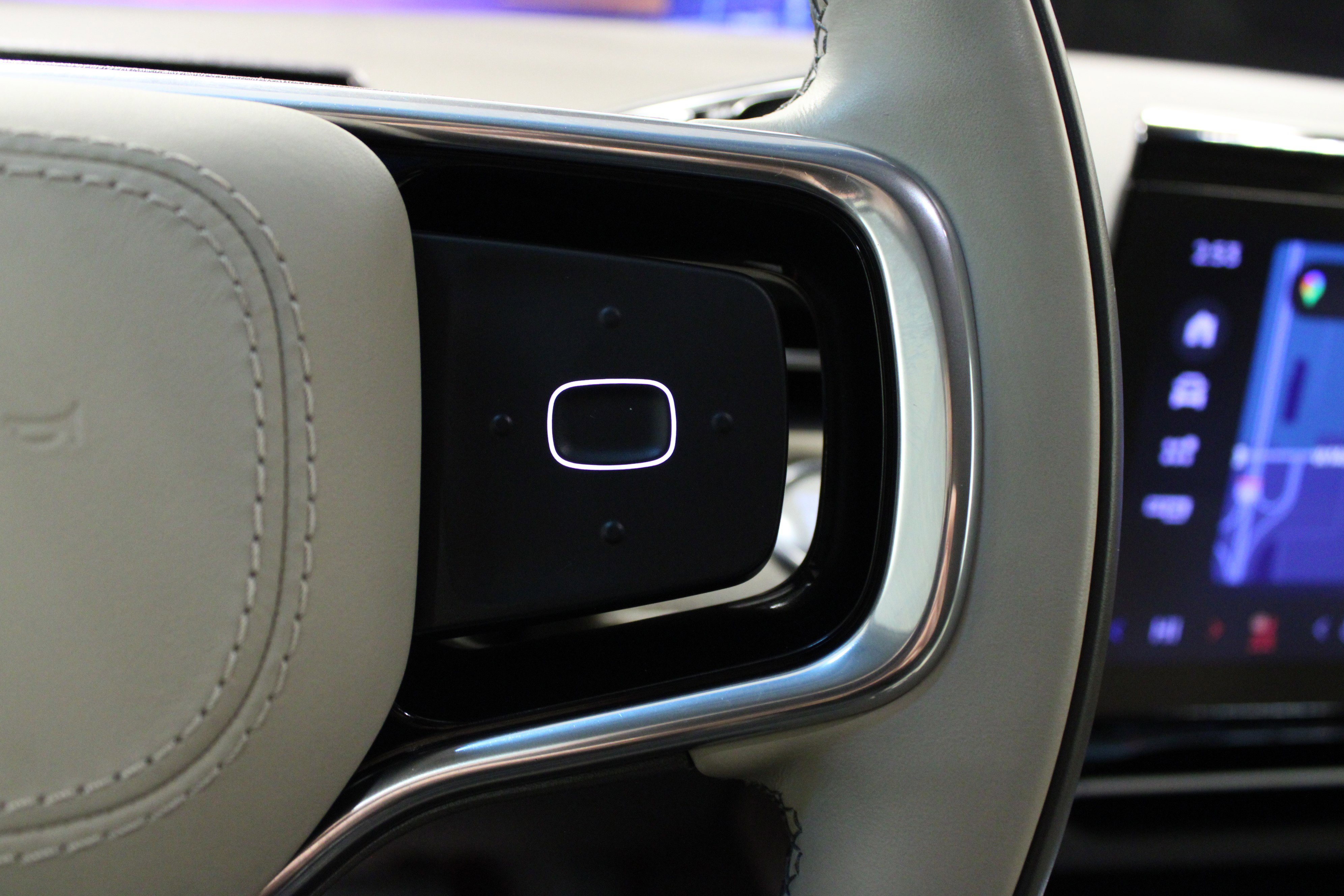 Used 2024 Lincoln Nautilus Premier image 21