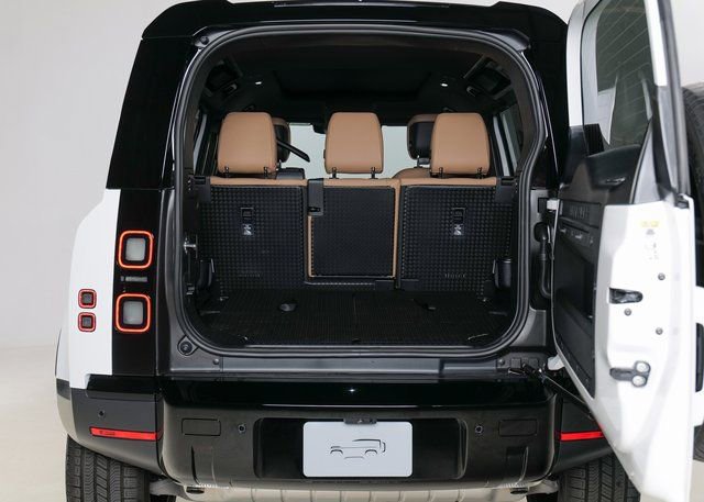 New 2026 Land Rover Defender 110 S image 32