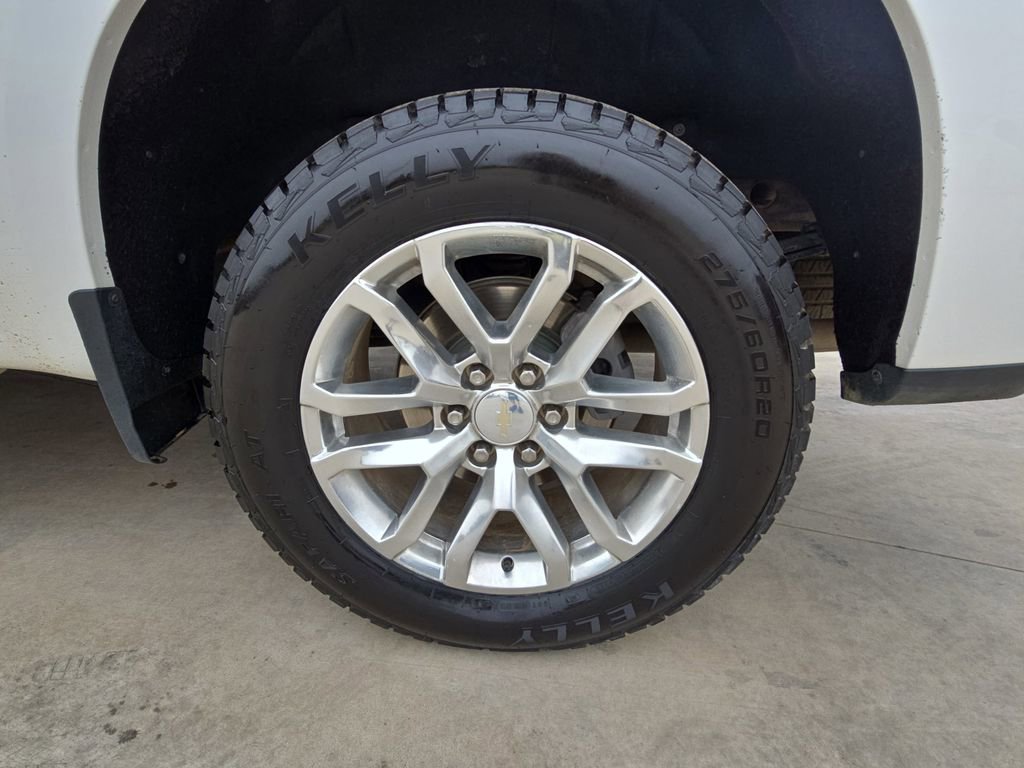 Used 2022 Chevrolet Silverado 1500 High Country w/ Technology Package image 32
