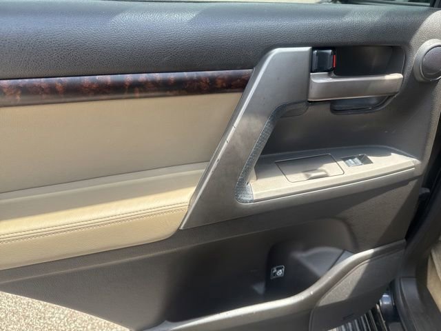 Used 2010 Toyota Land Cruiser AWD/4WD image 23