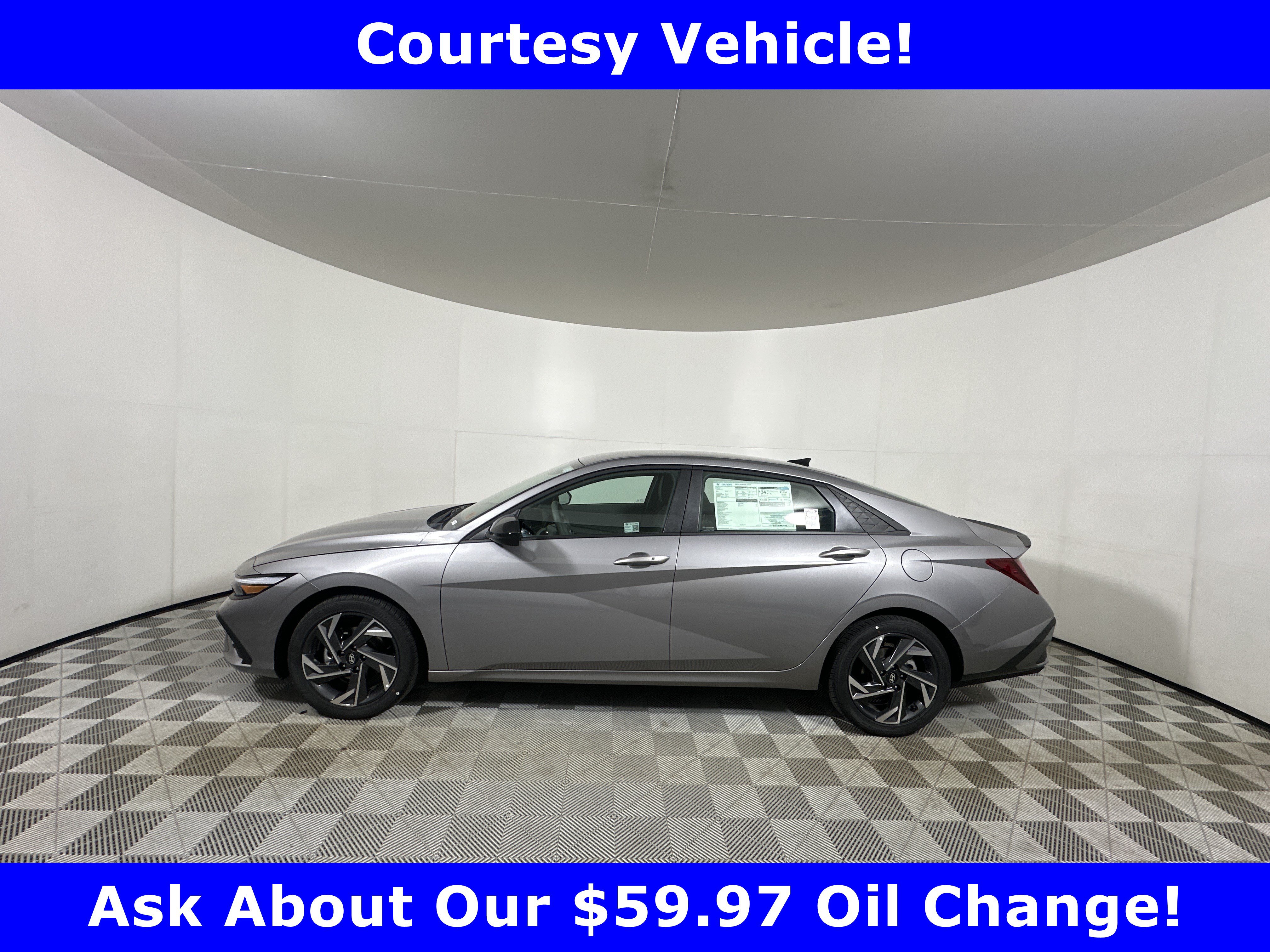 Used 2025 Hyundai Elantra Sport FWD image 4
