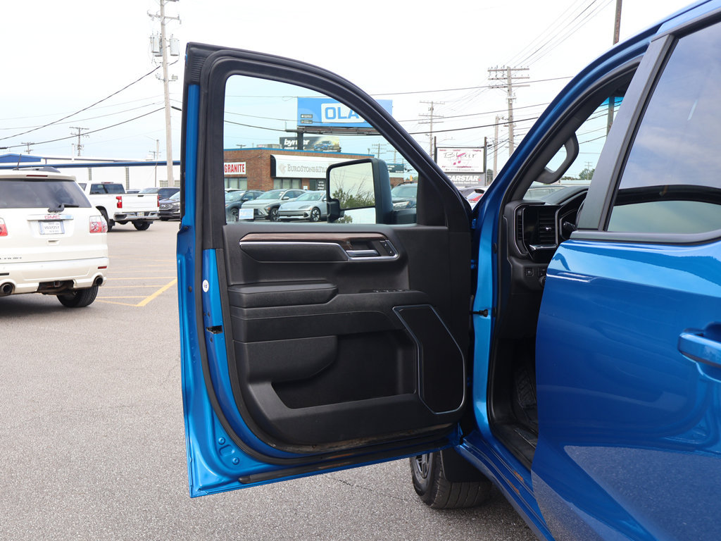 Used 2024 Chevrolet Silverado 1500 RST w/ Protection Package AWD/4WD image 17