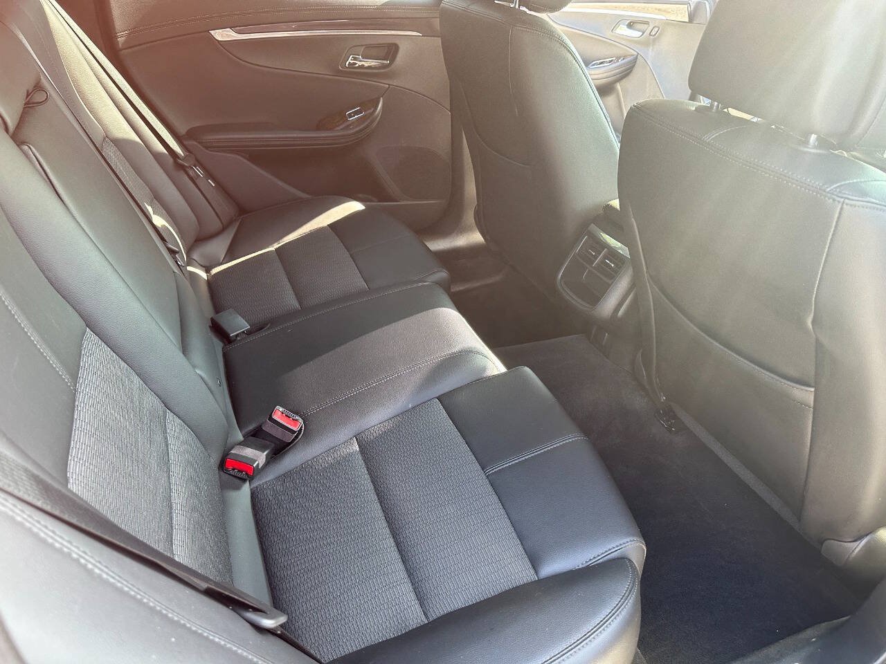 Used 2014 Chevrolet Impala LT w/ Convenience Package FWD image 15