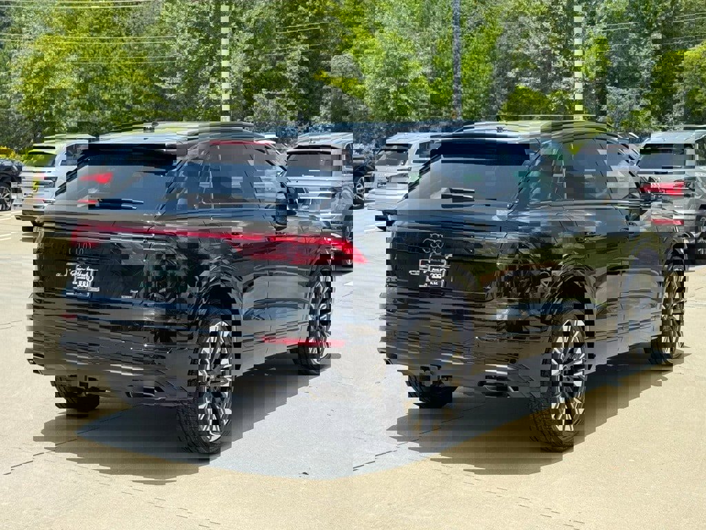 New 2025 Audi Q8 Premium image 13