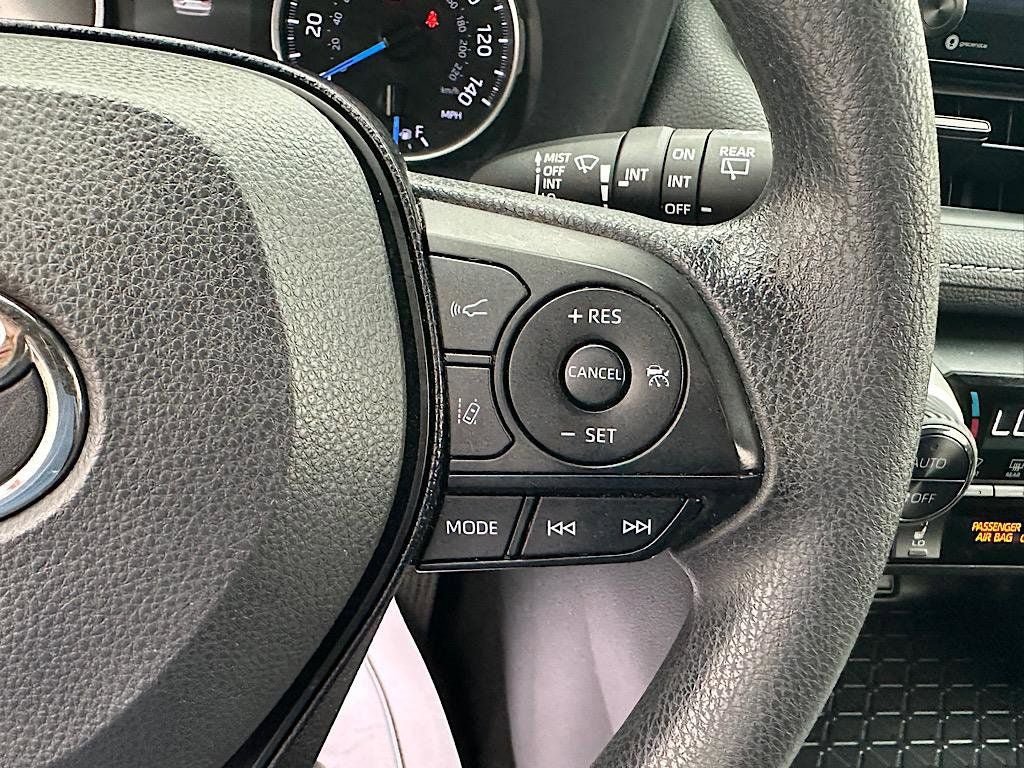 Certified 2019 Toyota RAV4 XLE w/ Convenience Package AWD/4WD image 23
