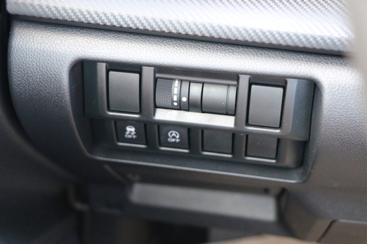 Used 2020 Subaru Crosstrek 2.0i AWD/4WD image 17