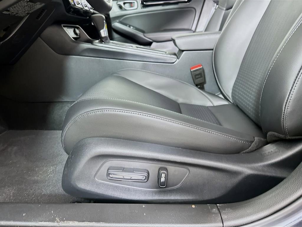 Used 2025 Honda Civic Sport Touring image 8