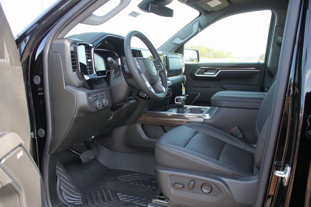 New 2026 Chevrolet Silverado 1500 RST w/ RST All Star Premium Package image 11